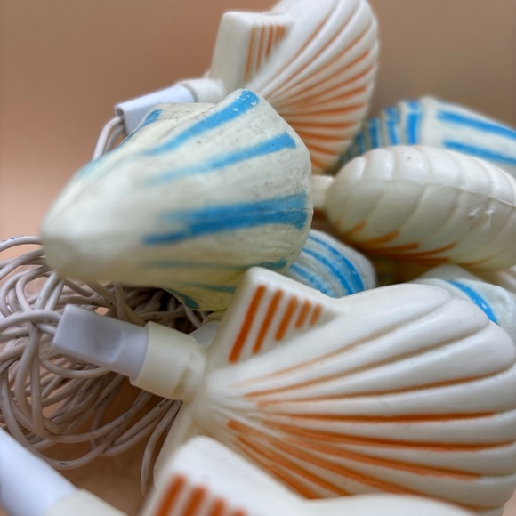 Vintage seashell lights tested and work! I love offers!!!🗿🐚🦪 Cute decor tiki - Picture 10 of 11